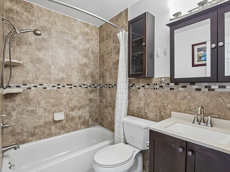 366 Potomac Dr — Photo 16