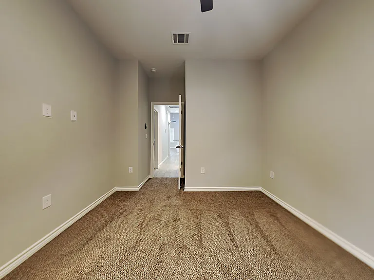 16855 Balmoral — Photo 6