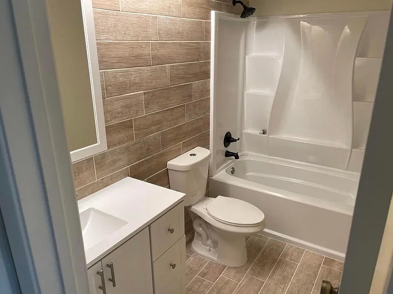 818 S Westwood #110 — Photo 8