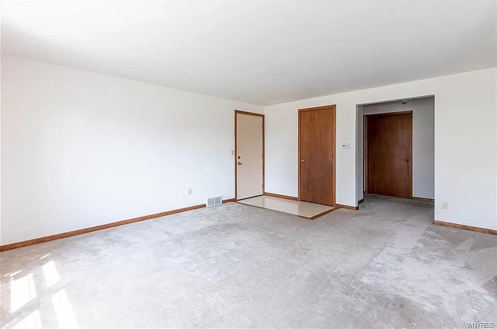 6977 Plaza Dr — Photo 3