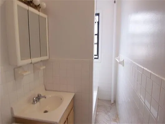 Rented by R New York | media 52