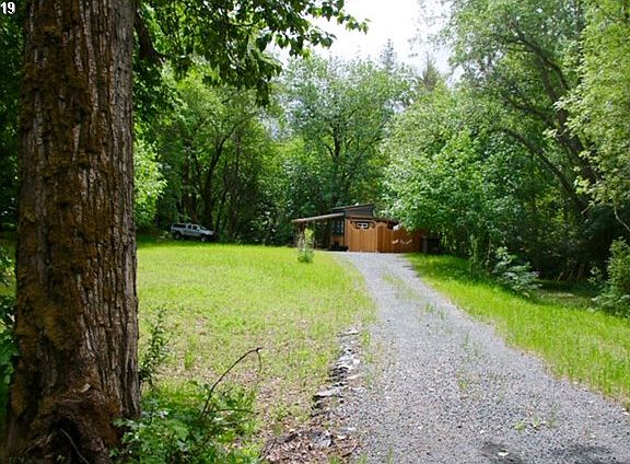 2nd image of 300 Pickett Creek Rd