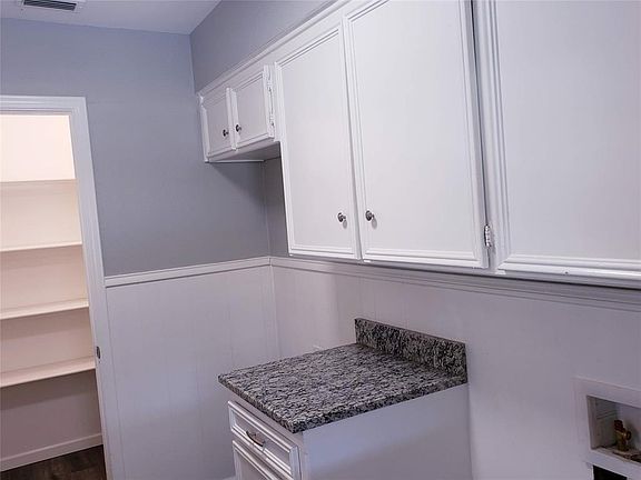 2nd image of 2806 Golfing Green Dr