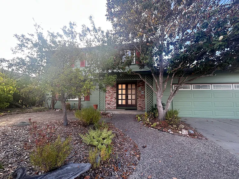 116 McMillan Dr — Photo 1