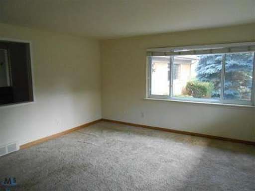 4th image of 52497 Fayette Dr