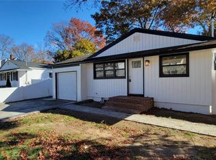 16 Lafayette St, Huntington, NY 11743