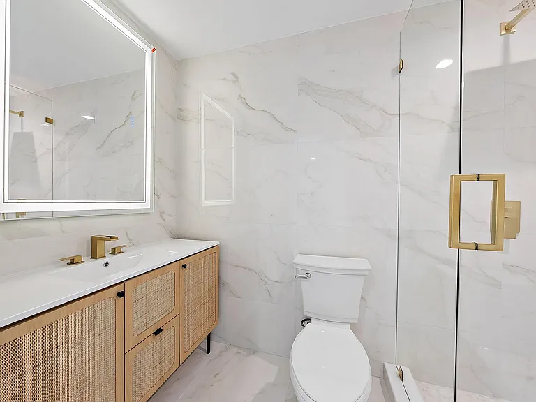 391 W Riverside Dr — Photo 45