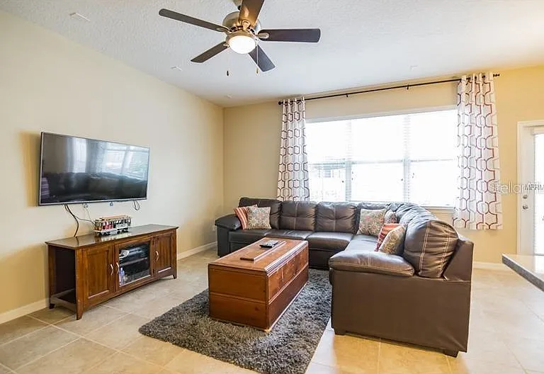 89 Zamora Pl — Photo 5