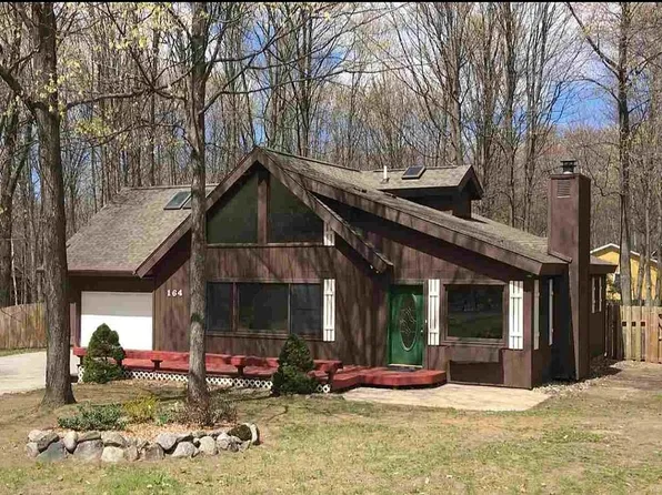 164 Hemlock Dr, Harbor Springs, MI 49740