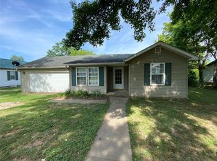 1102 Hickory St, Fredericktown, MO 63645