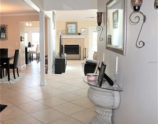 5th image of 1400 Fairway Oaks Dr