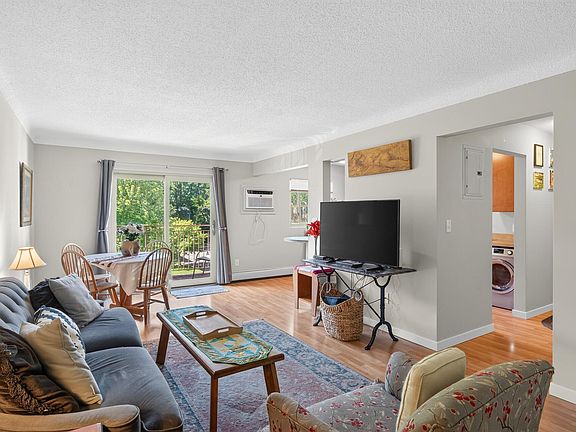 4th image of 240 Wentworth Ave W APT 306