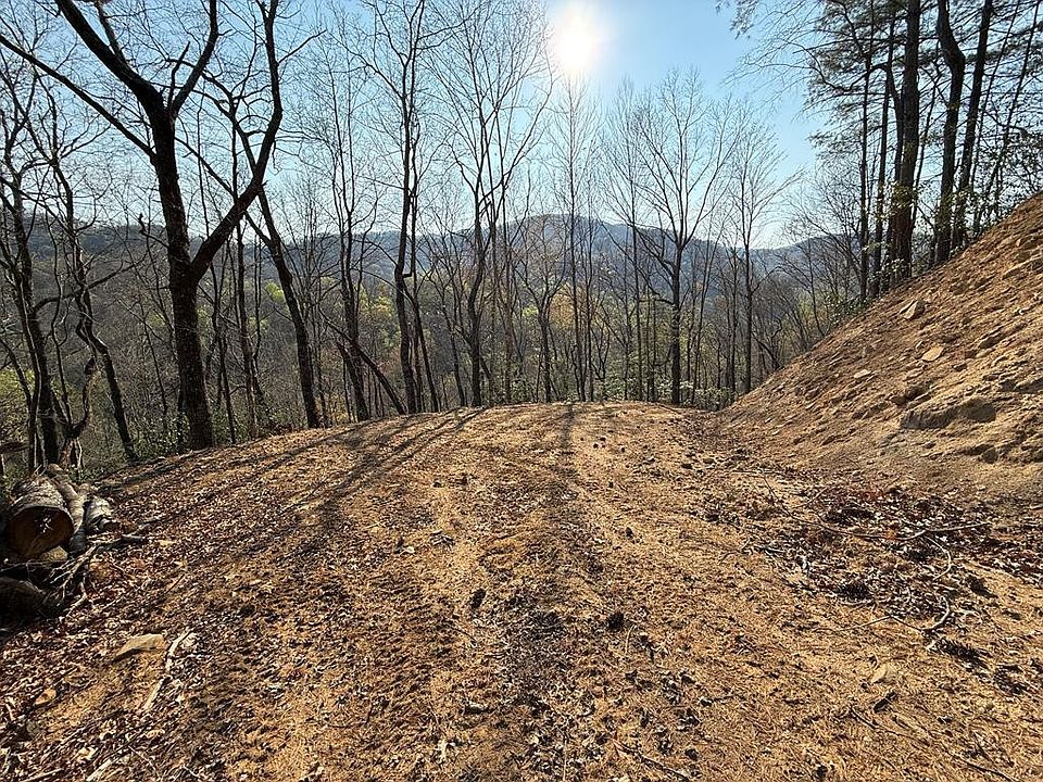 1st image of 5 Huffman Creek Rd