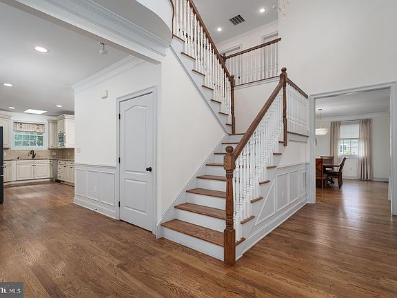4th image of 87 Leavitt Ln