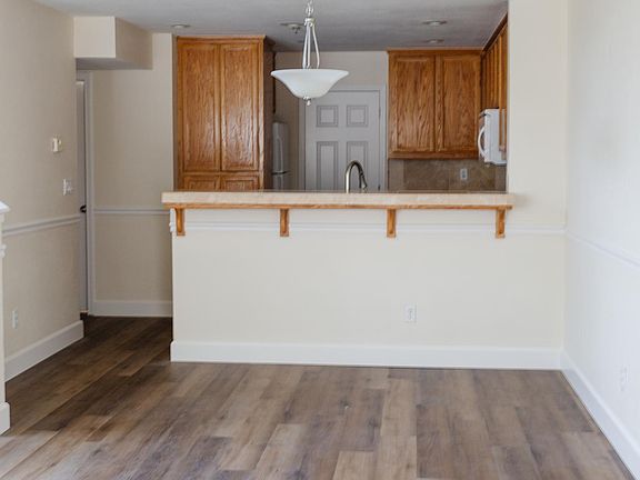 2nd image of 1072 Westbury Ct