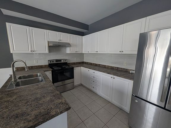 4th image of 52 Arlington Dr #1