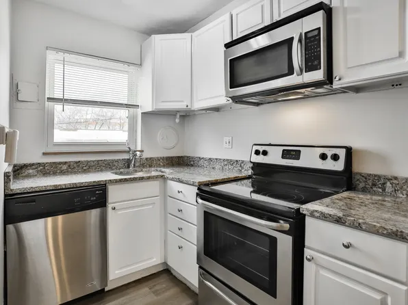 137 E Lockwood Ave #2-B, Saint Louis, MO 63119