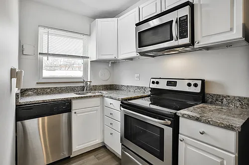137 E Lockwood Ave #2-B Photo 1