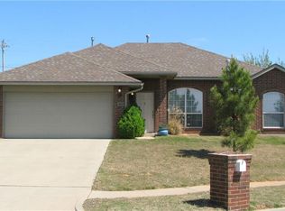 4113 Sparrow Hawk Dr, Norman, OK 73072