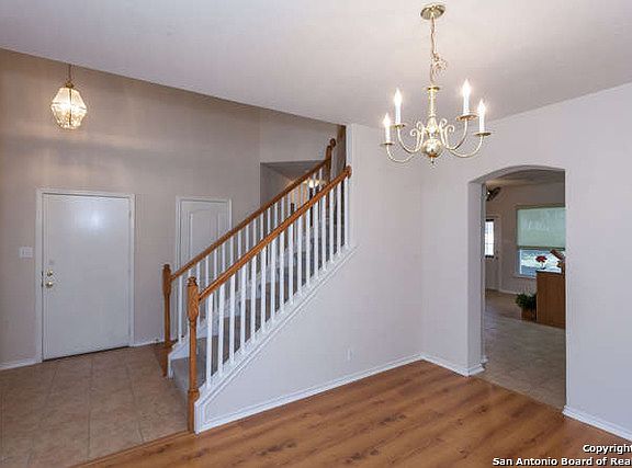5th image of 4963 Augusta Sq