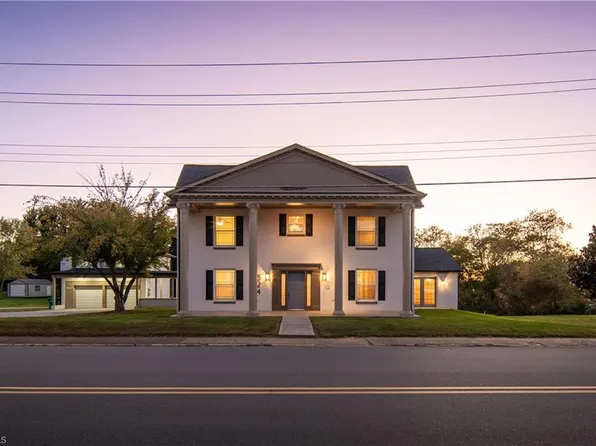 524 W Main St, Pilot Mountain, NC 27041