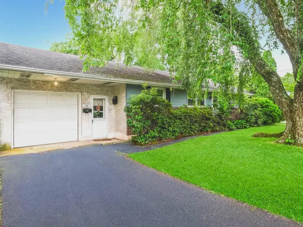 134 W School St, Hatfield, PA 19440