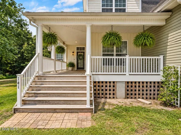 141 Sweetbrier Drive, Burgaw, NC 28425