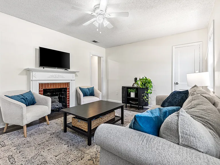 2215 Utah St — Photo 5