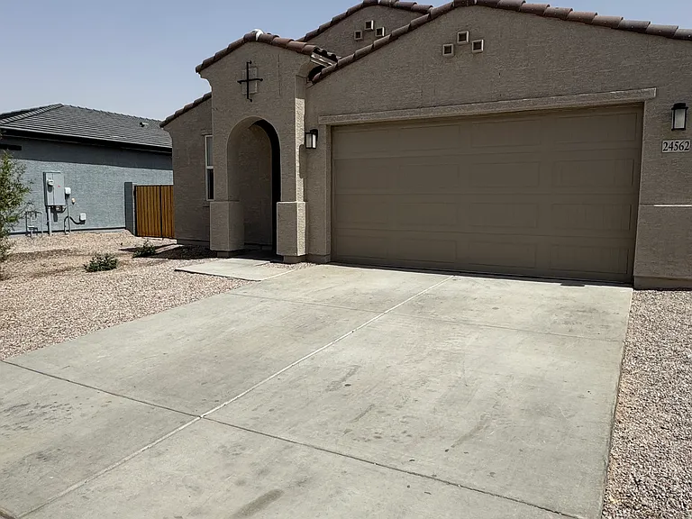 24562 W Hopi St — Photo 11