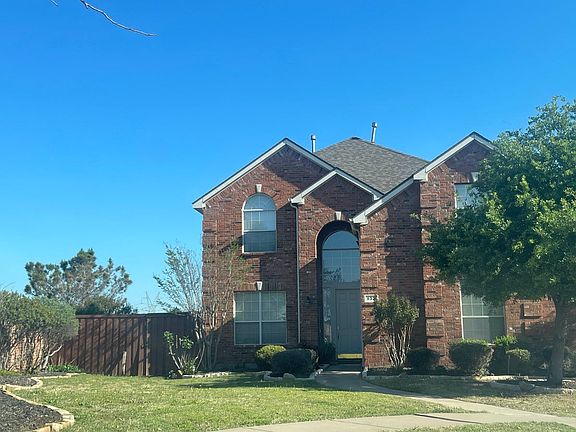 3rd image of 932 Idlewild Ct