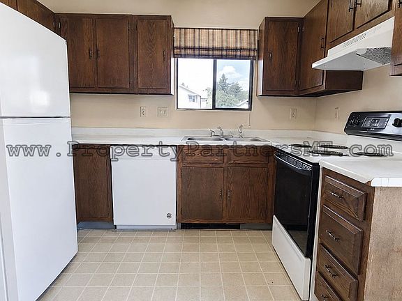 4th image of 209 S 15th Ave APT 1