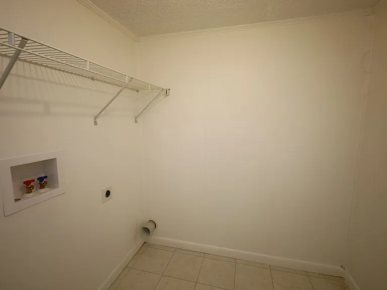 808 Penny Pl — Photo 11