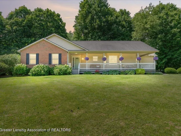 11191 High Timbers Dr, Fowlerville, MI 48836