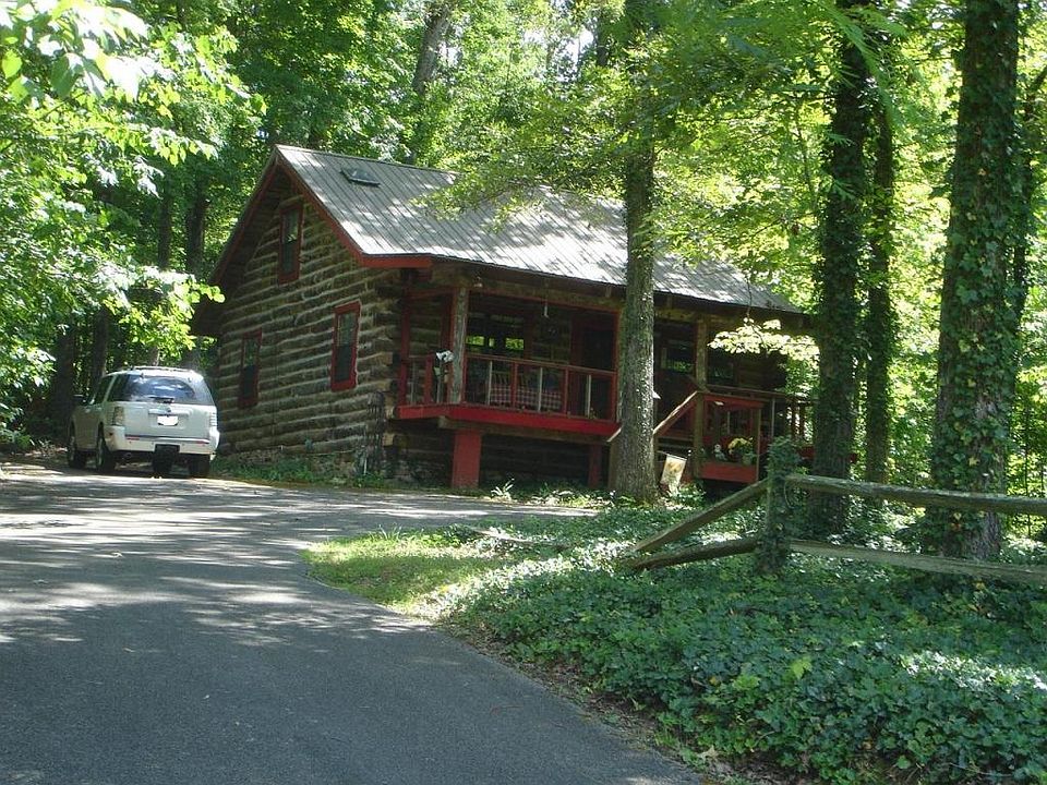 1st image of 436 Laurel Lake Cir