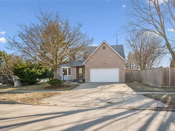 37 Enfield Dr, Cambridge, ON N1P 1A5