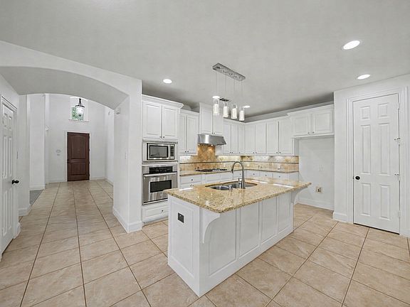 5th image of 2243 Big Valley Rd