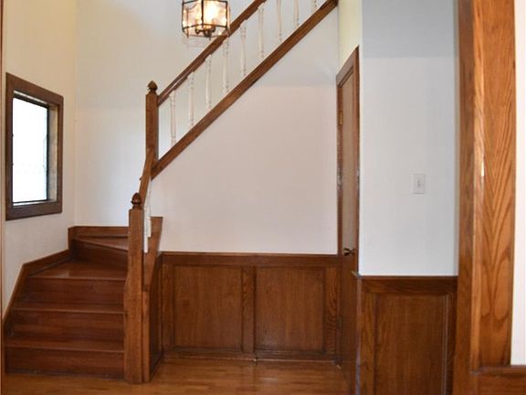 4th image of 1800 Rosebud Ct