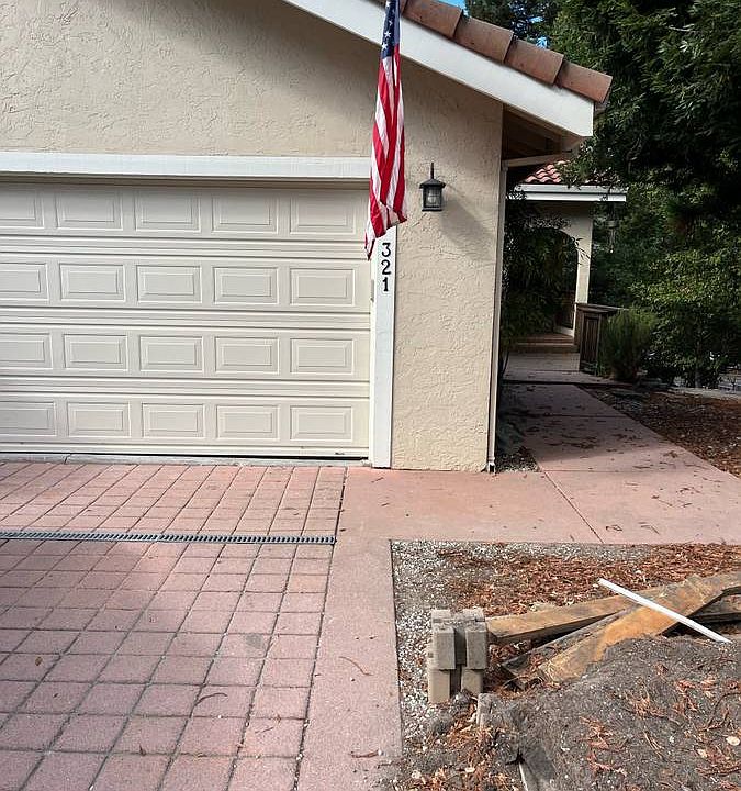 1st image of 321 Oak Creek Blvd