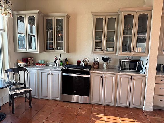 5th image of 1330 Pelican Bay Pl