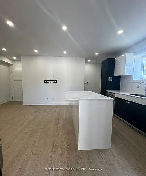 311 Linsmore Cres #3 — Photo 7