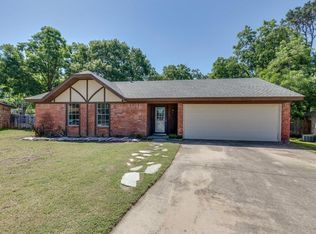 1008 Boston Blvd, Bedford, TX 76022