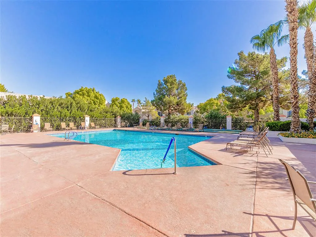 Country Club at Valley View - 55+ Senior Apartments — Photo 4