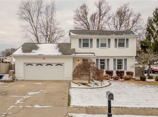 5633 London Dr, Youngstown, OH 44515