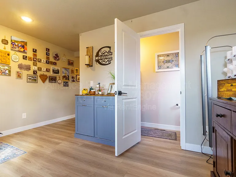 10477 Luneth Dr — Photo 5