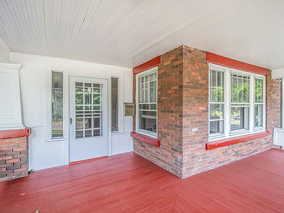 2nd image of 315-317 Douglas Ave