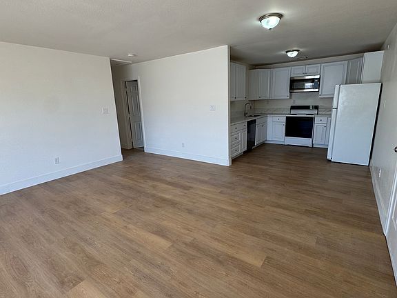 3rd image of 1830 Pershing Ave Unit A