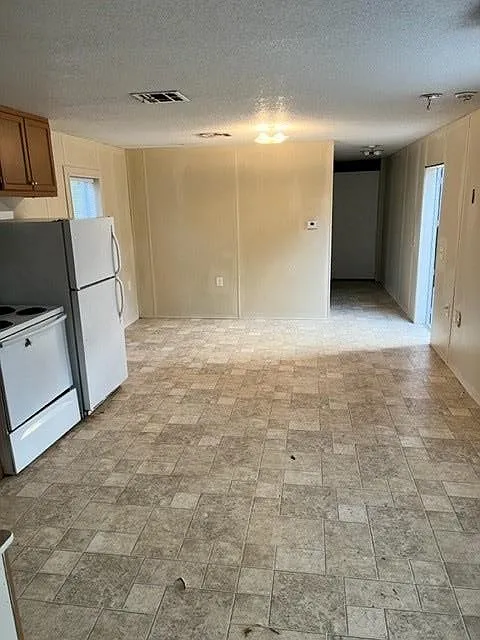 Studio, 400 sqft, $795 — Photo 3