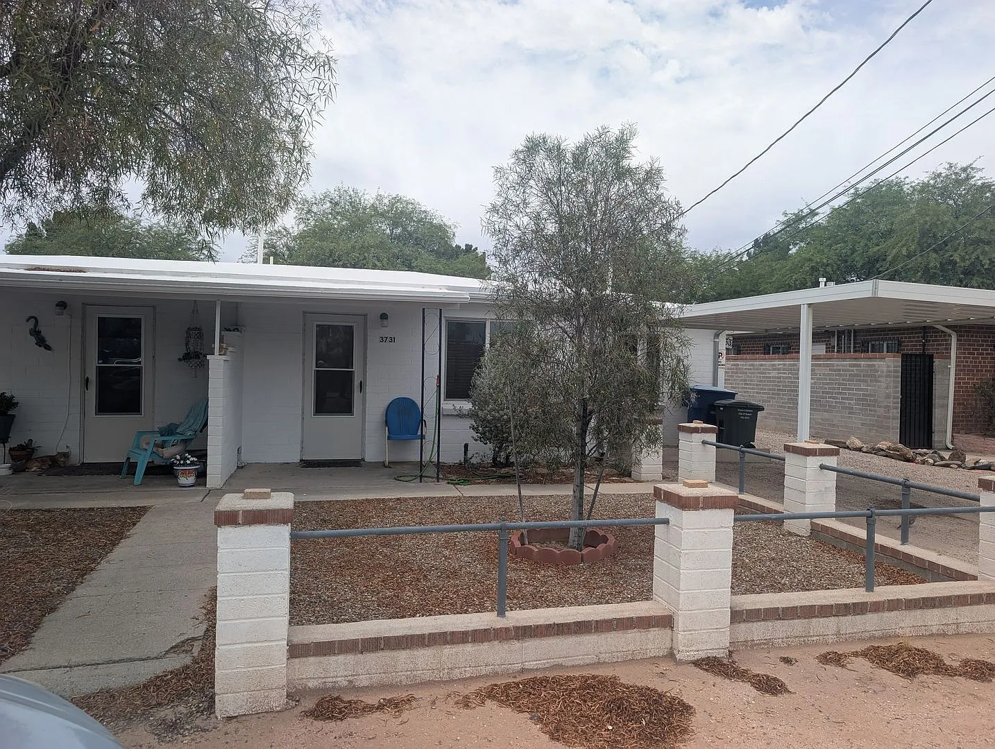 Triplex - 1 Bedroom and 1 Bath Unit — Photo 2