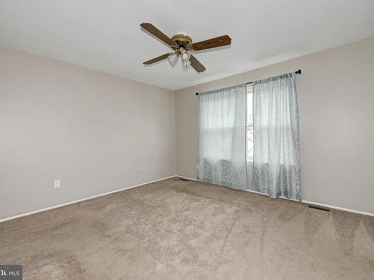 76 Argyle Ave — Photo 26