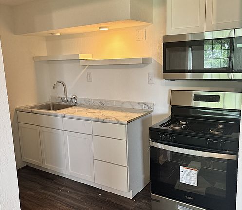 4th image of 1416 Gilbert St #48
